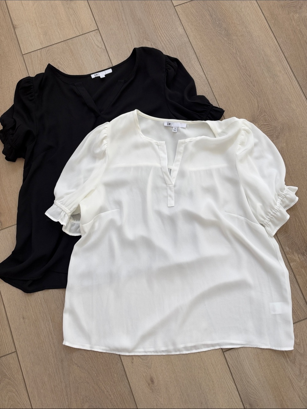 EUC DR2 Puff Sleeve Split-Neck Top - Size Medium